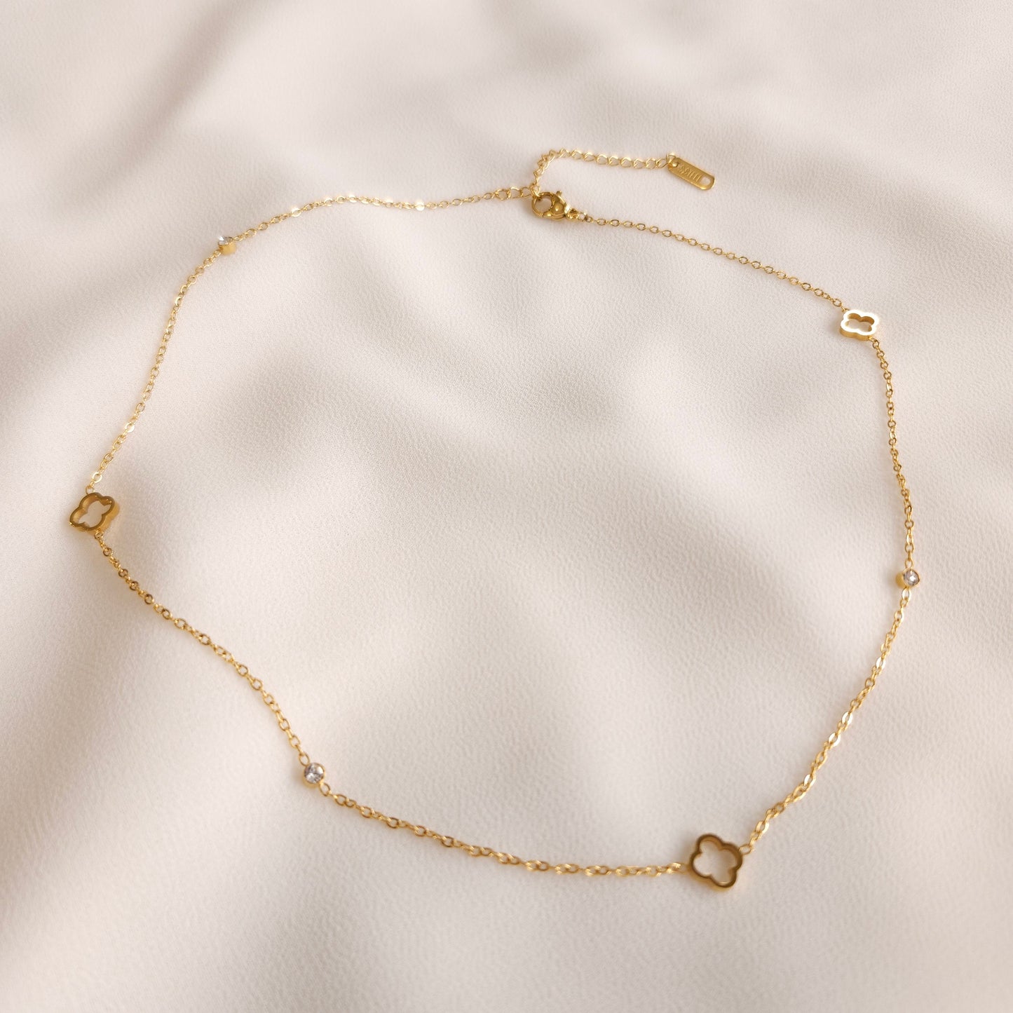 Dainty Clover Necklace