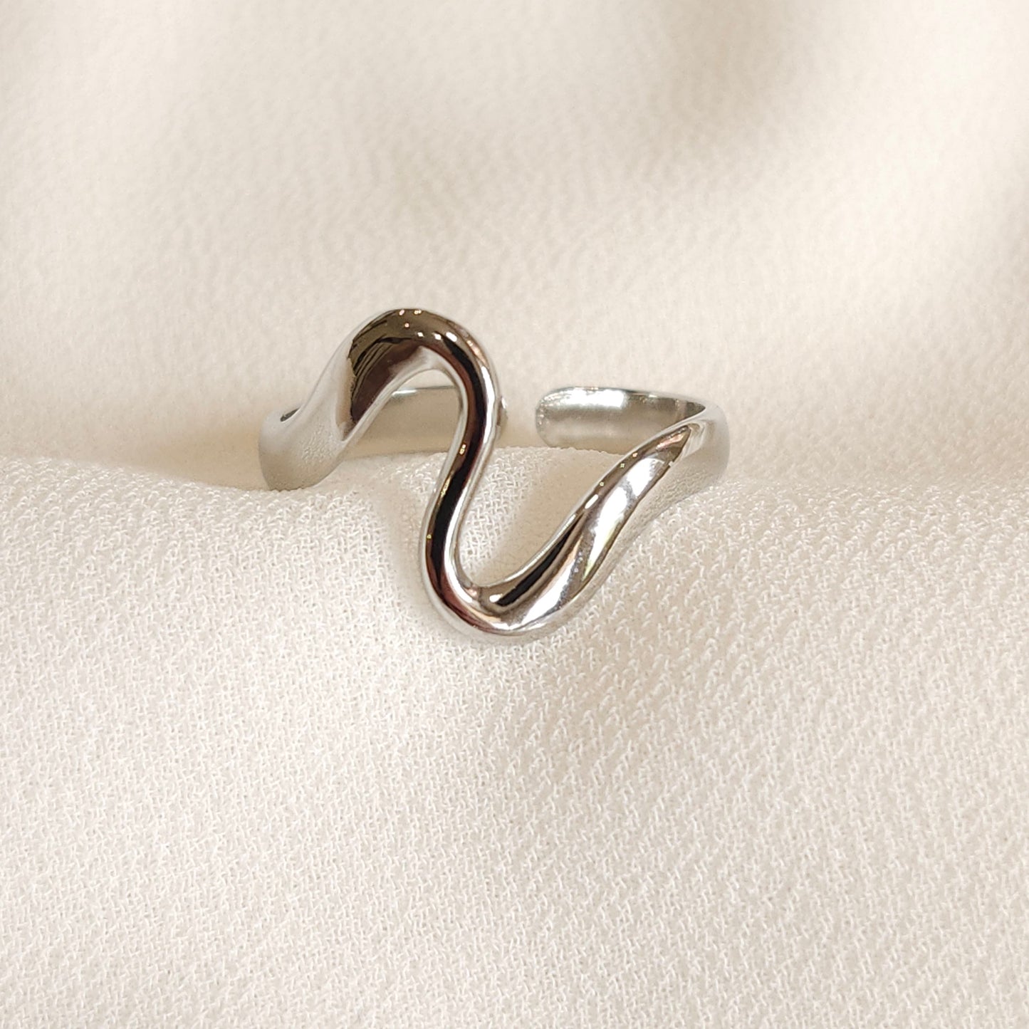 Wavy Minimalist Ring