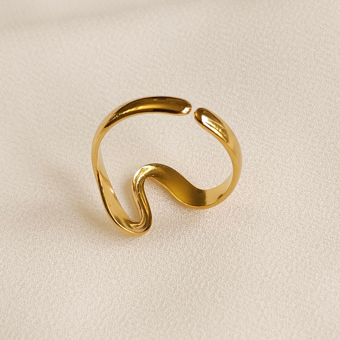 Wavy Minimalist Ring